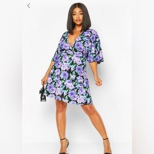 NWT PLUS FLORAL ANGEL SLEEVE SKATER DRESS – SIZE 24 – BOOHOO PLUS